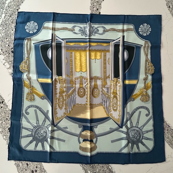 Like New Vintage Authentic Hermés Fide La Perriere Scarf - Picture 1 of 6